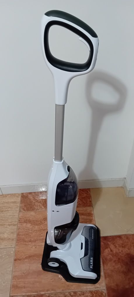 Aspirador vertica a água l Flama