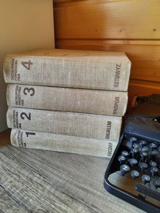 Encyklopedia Powszechna 4 tomy.