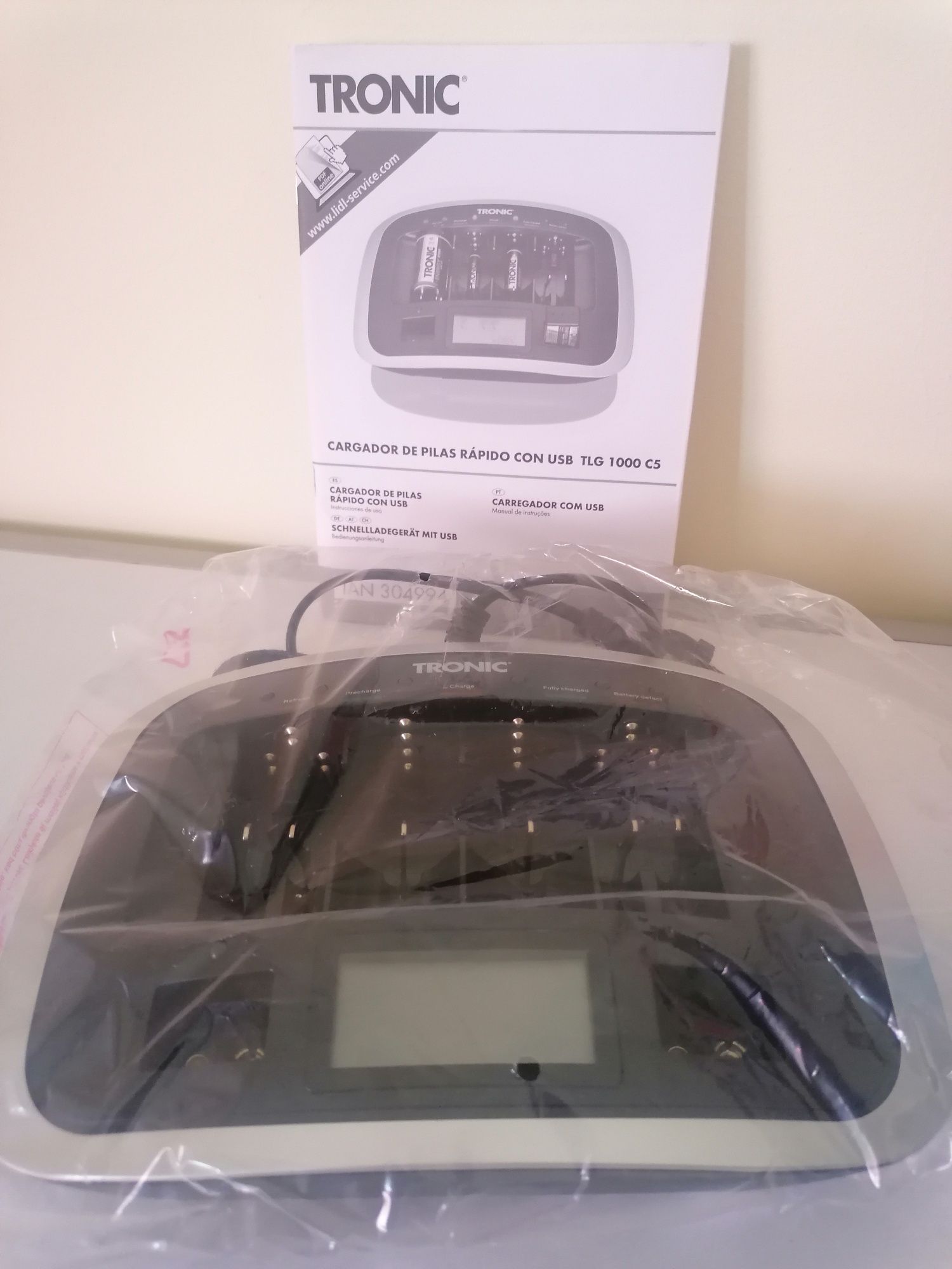 Carregador de Pilhas com USB, TRONIC