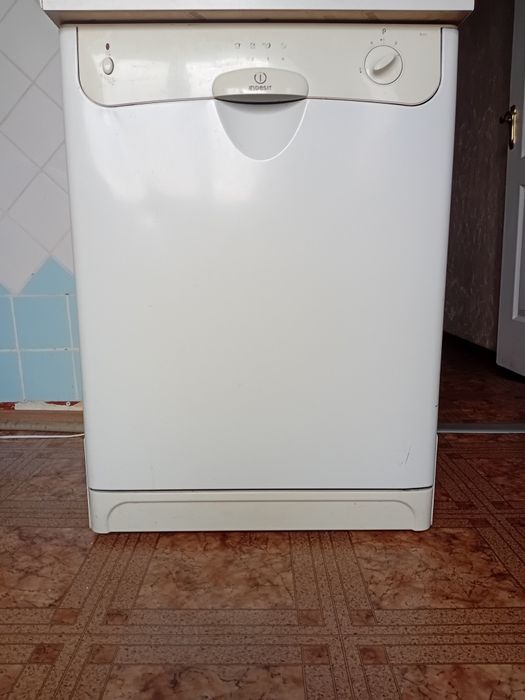 Продам посудомойку indesit