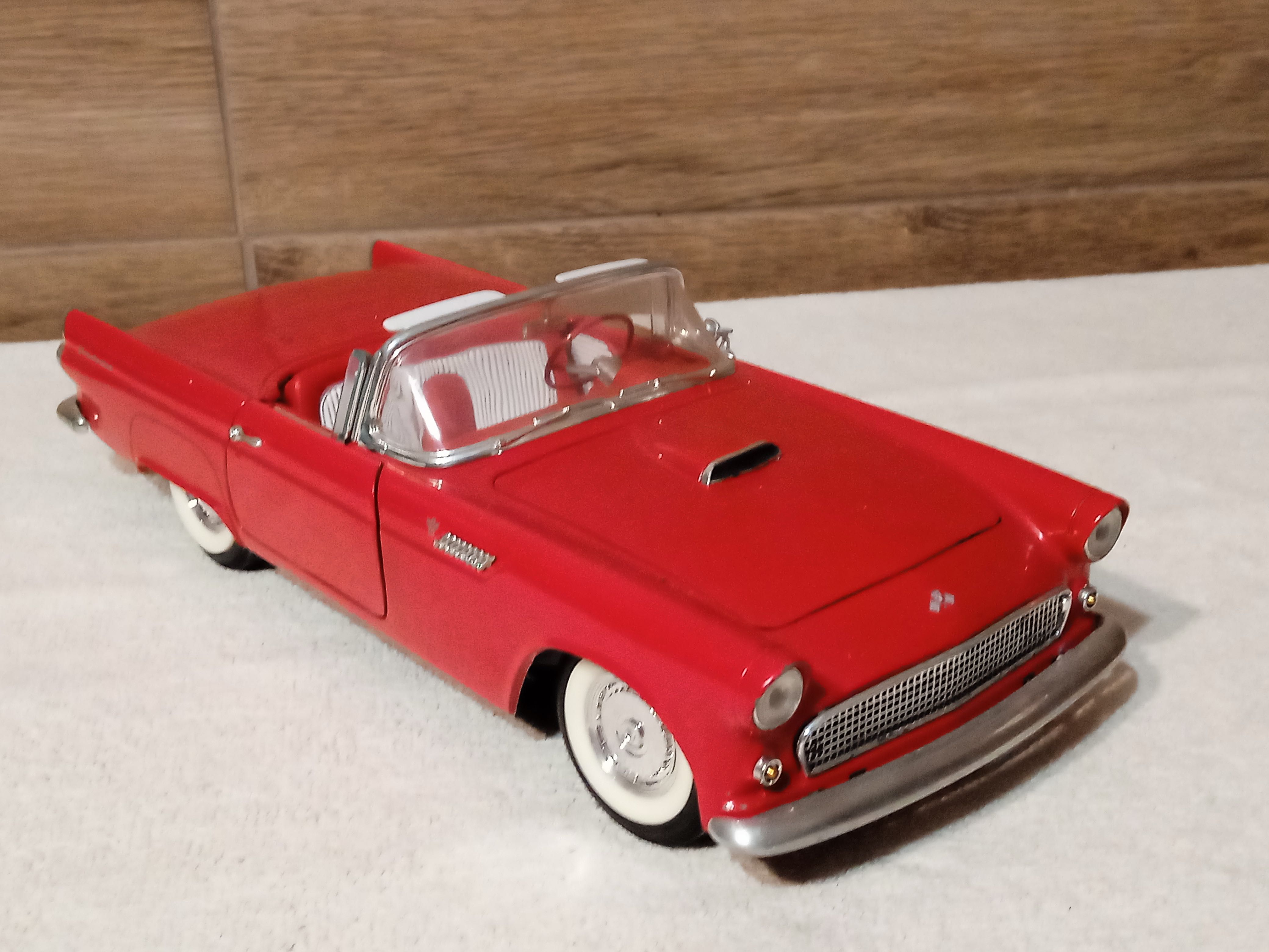 model Ford Thunderbird Revell 1/18