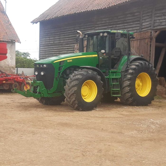 Ciągnik rolniczy JOHN DEERE 8530, 2009 rok.