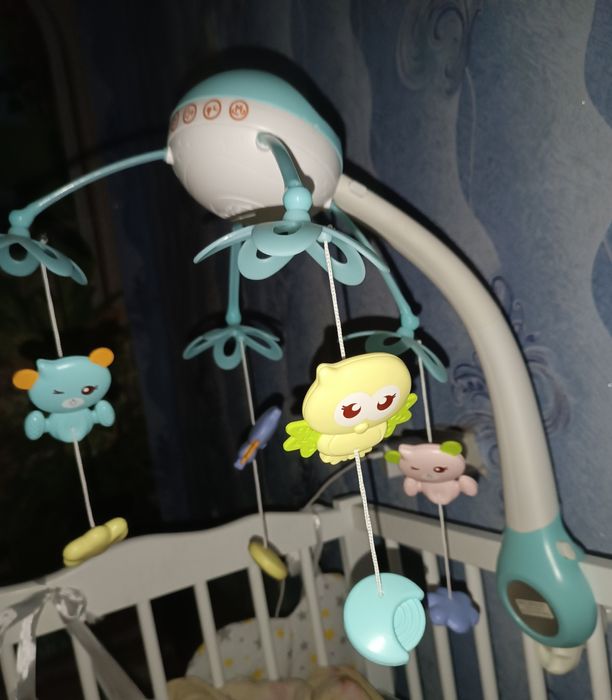 Продам дитячий мобіль на ліжко, дугу на коляску