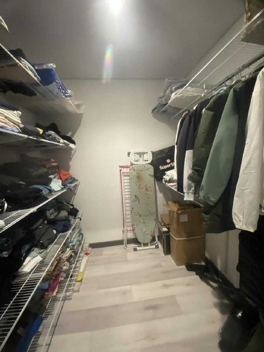 Продаж будинку з СОНЯЧНИМИ панелями та інвертором.