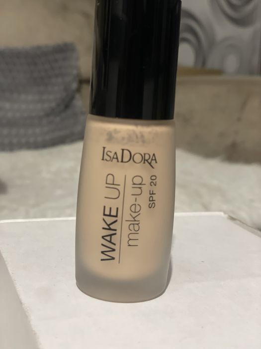 Тональна основа IsaDora spf 20