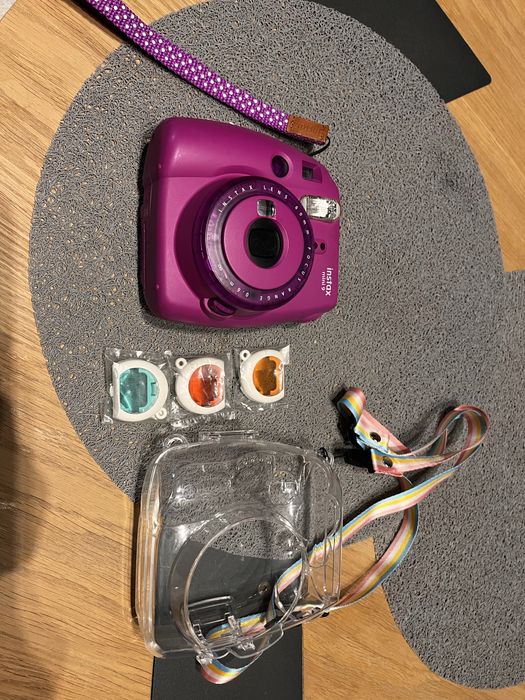 Fujifilm Instax Mini 9 + 20 wkladow + akcesoria (filtry, etui)