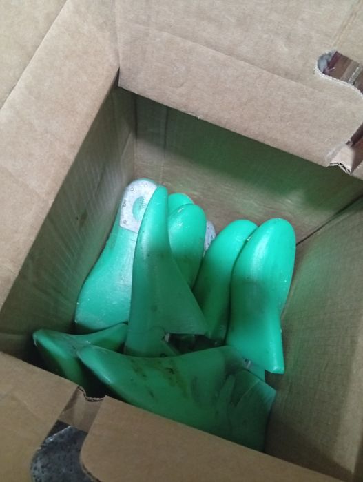 Обувные колодки (жовті та зелені)