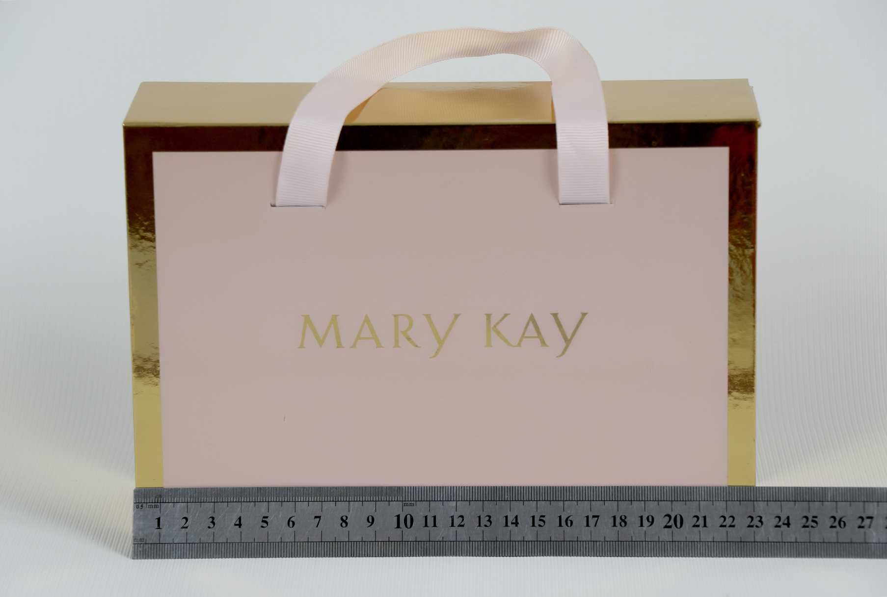 Подарункова коробка від Mary Kay