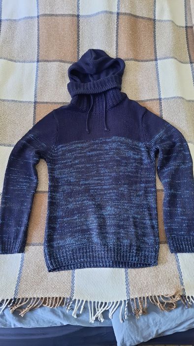 Светр (свитер) з капюшоном