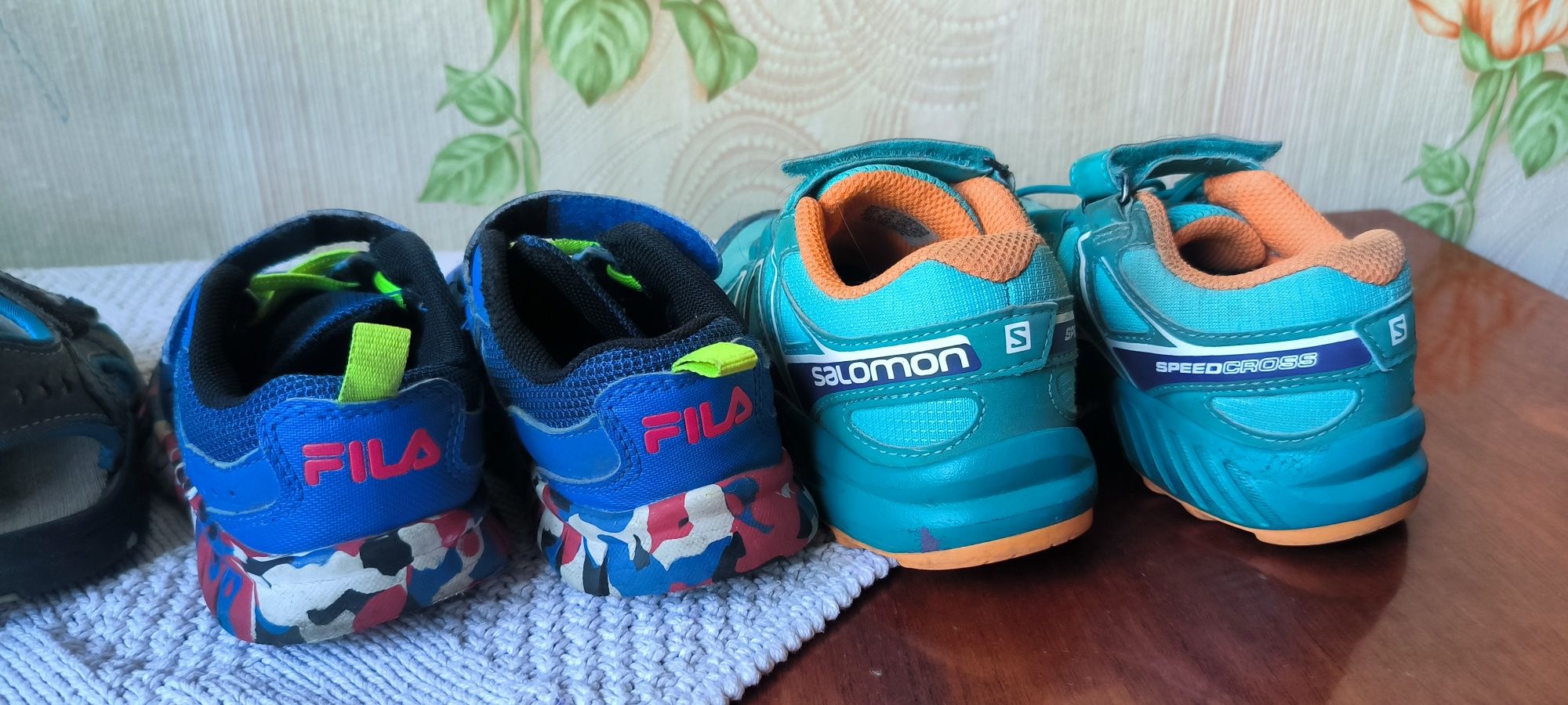 Обувь , кросовки на мальчика 2-4 года