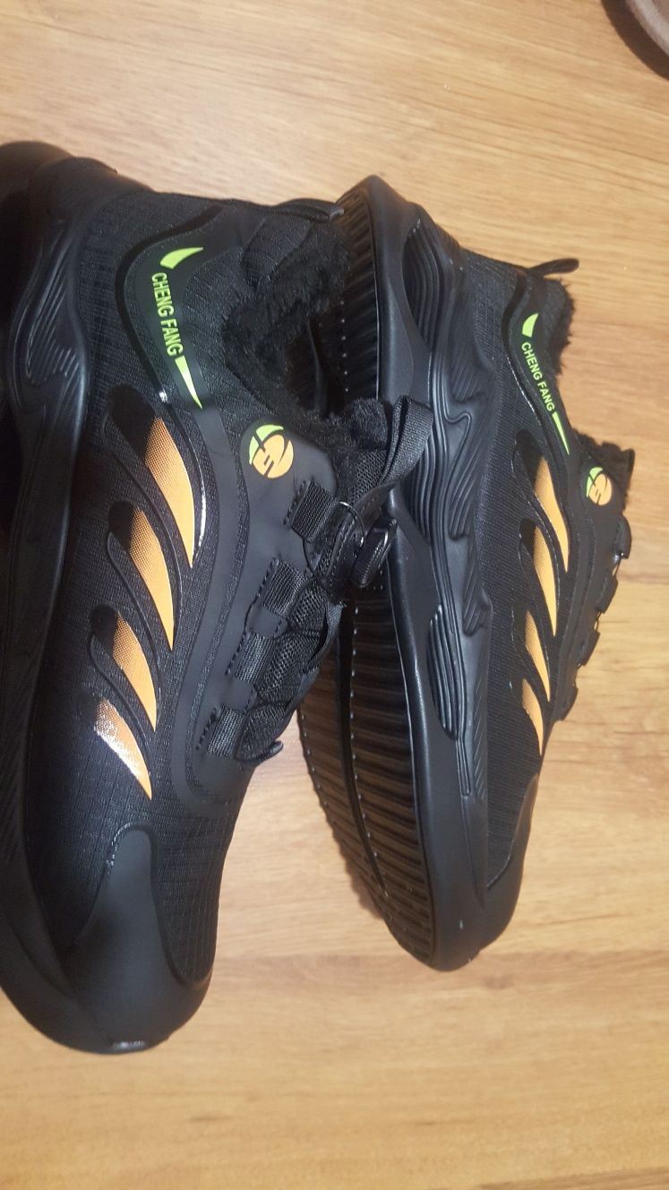 Zimowe buty robocze ze stalowym podnoskiem 44