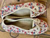 Туфли в цветочек для девочки