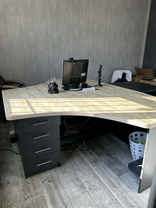 Офісний стіл на 2 робочих місця