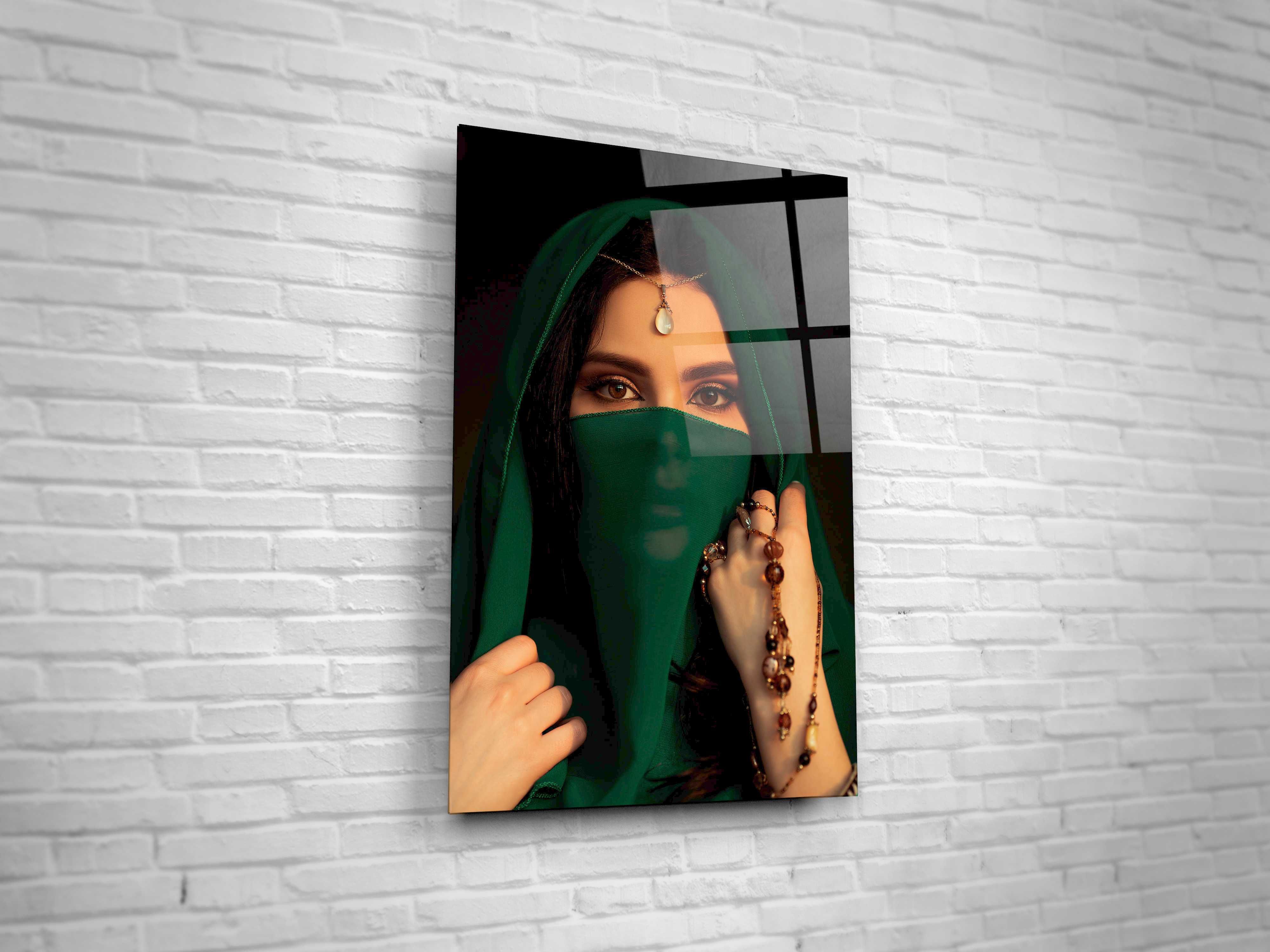 Портрет ПОДАРУНОК на склі. Картина дівчини на стіну.