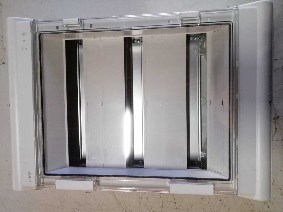 Щит на 54 модулей IP65, VECTOR VE318DN  HAGER