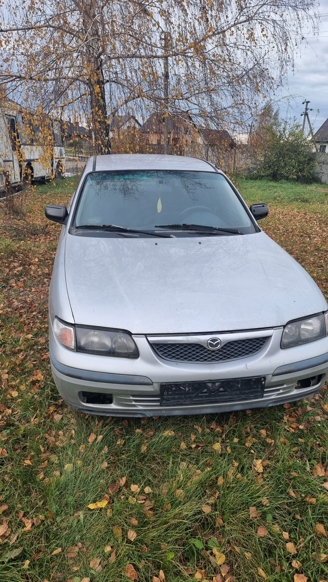 Запчастини до Mazda 626 1.6 бензин. Двигун Кпп кузовні деталі.