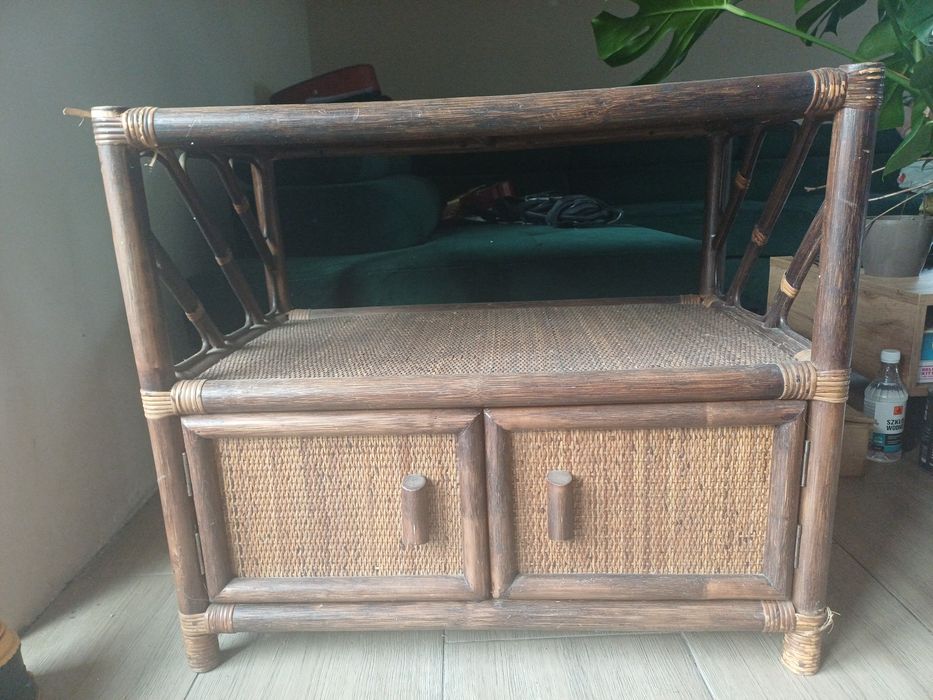 Szafka ratanowa w dobrym stanie