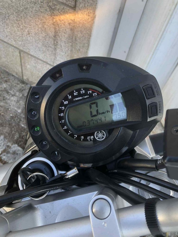Mota Yamaha FZS 600