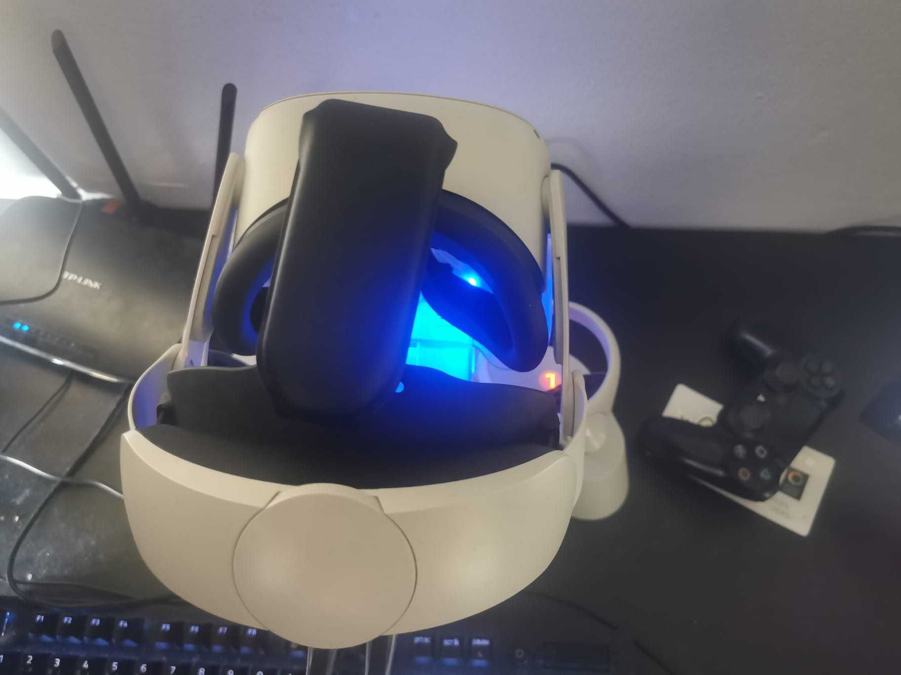 Oculus Meta Quest 2 - 128GB + elite strap + base carregamento