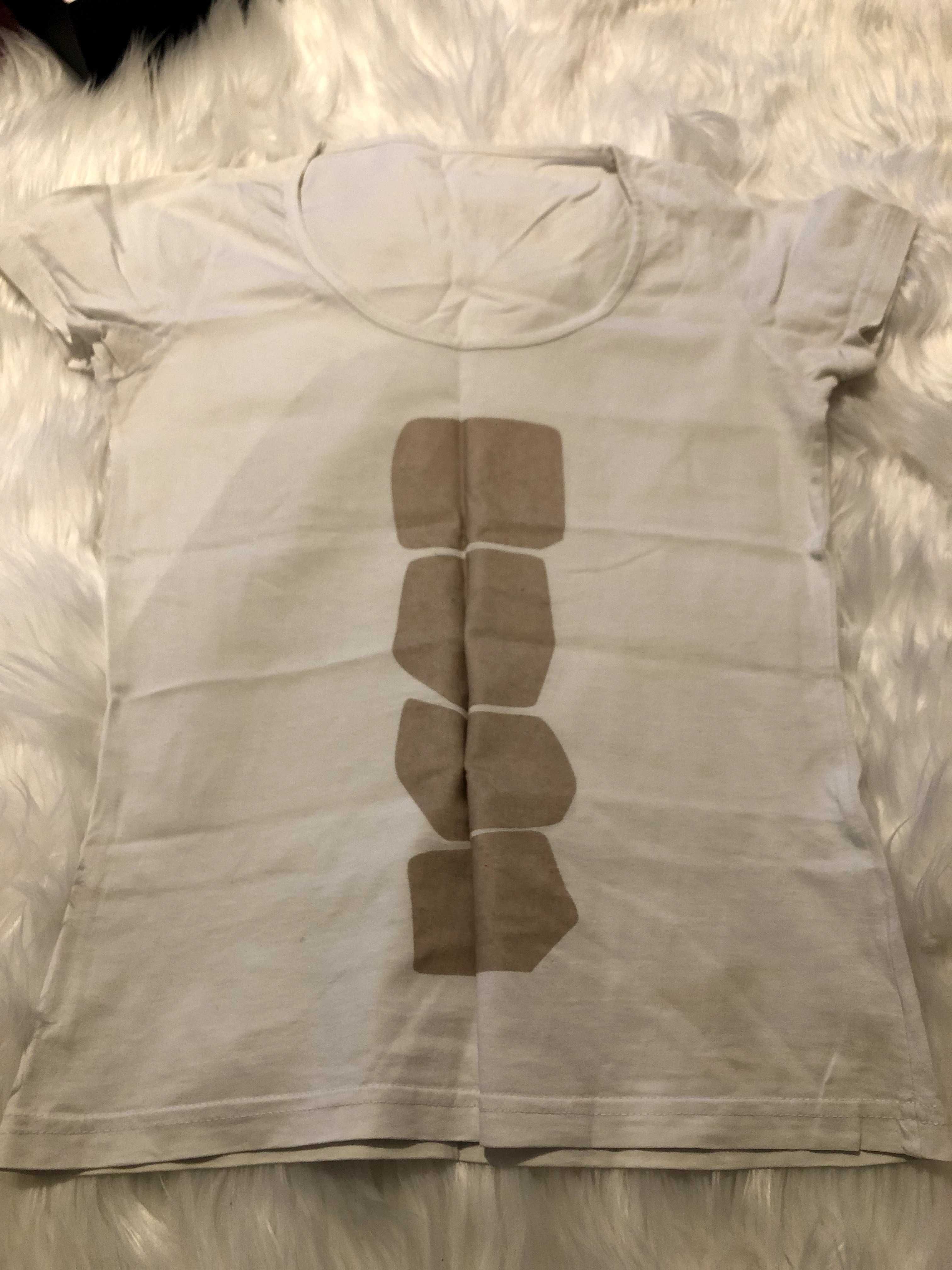 tshirt branca tamanho m com dourado