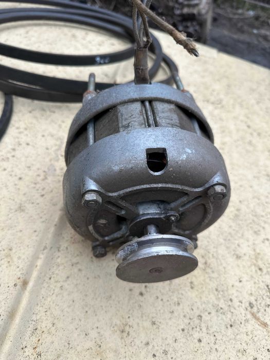 Електродвигатель /Електромотор