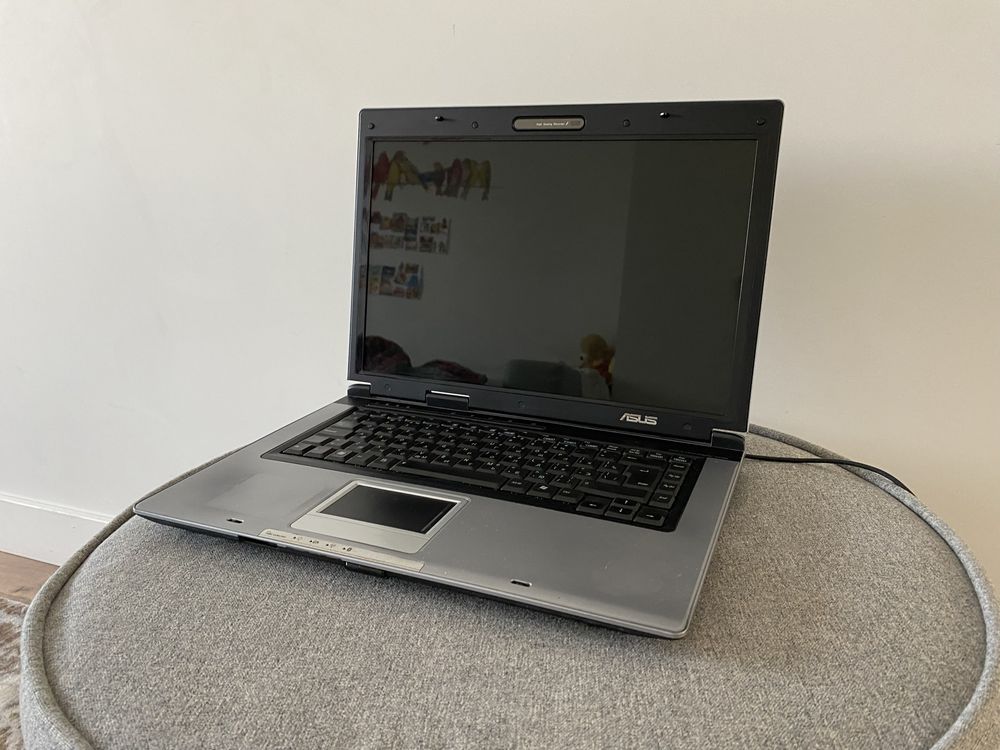 Ноутбук ASUS в чудовому стані