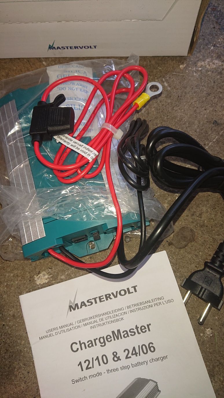 Prostownik do akumulatora ładowarka Master volt 24 V 6 A