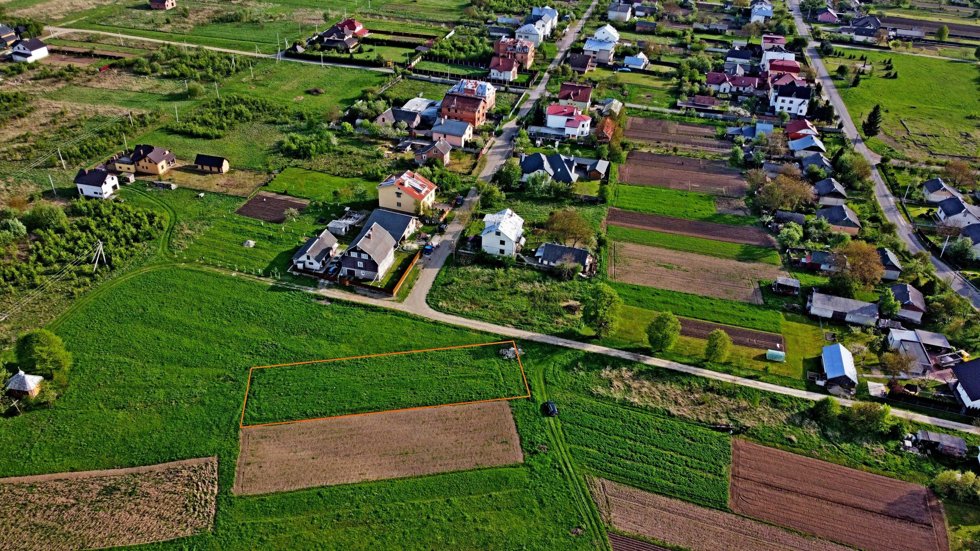 Земельна Ділянка в Добрівлянах