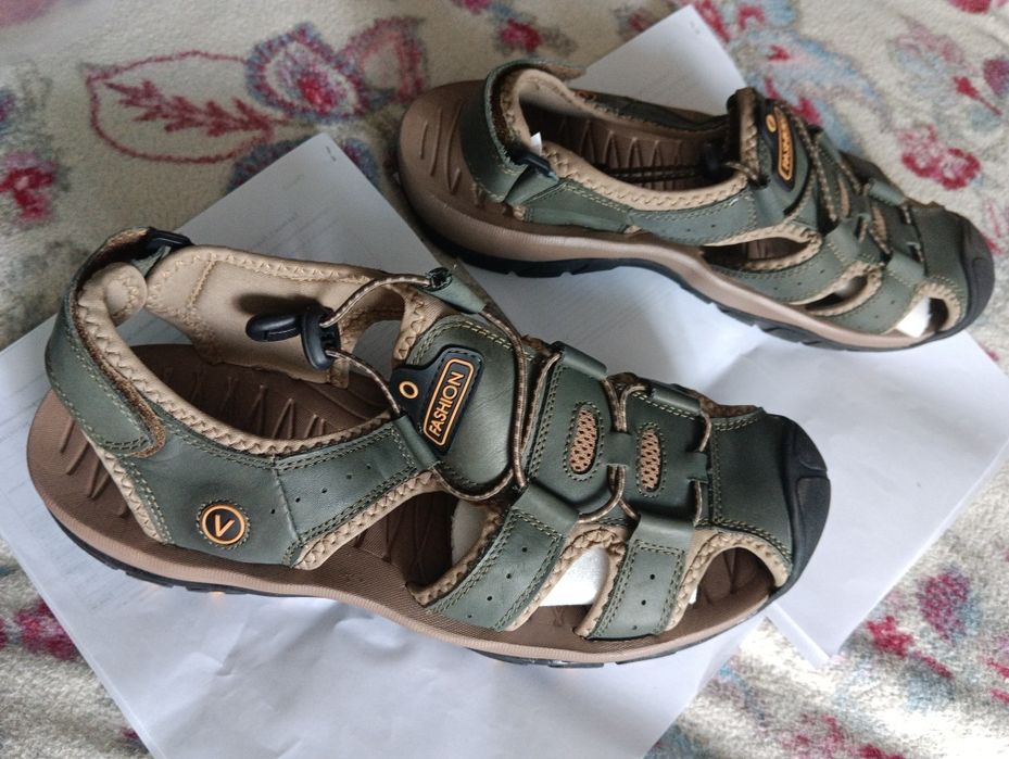 Сандали новые. Качество высокое. 44-45