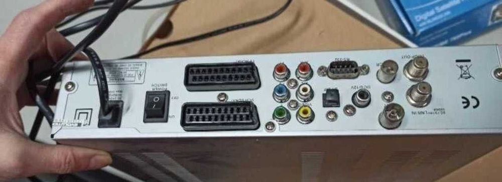 Цифровий супутниковий тюнер Evolution EVO 700 S
