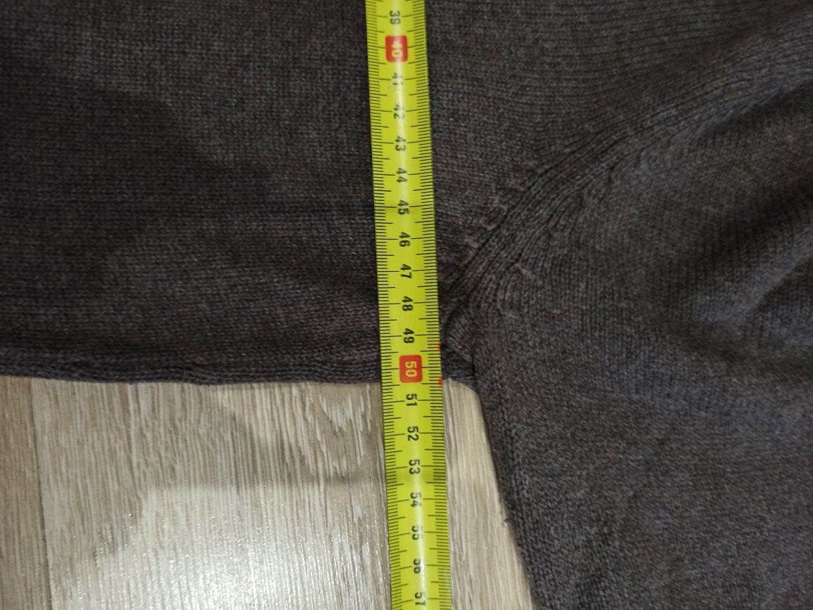 Sweter damski. .