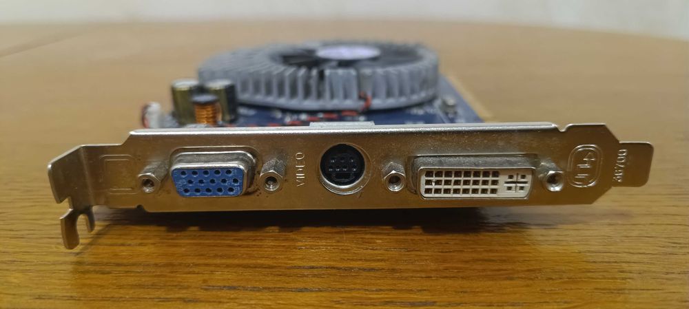 Продам відеокарти Sapphire Radeon HD 2600 PRO та ATI Radeon x1550