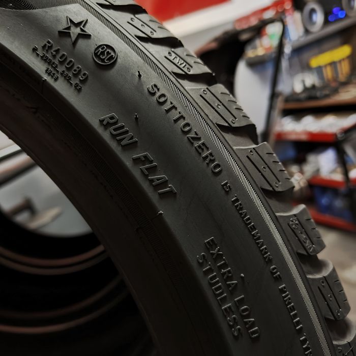 225/45/19 XL Sprzedam komplet opon zimowych Pirelli