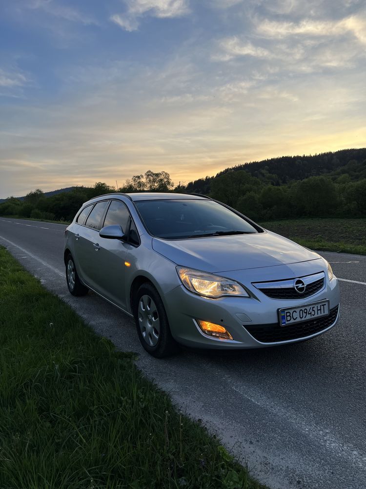 Opel Astra J 2011 1.7 дизель