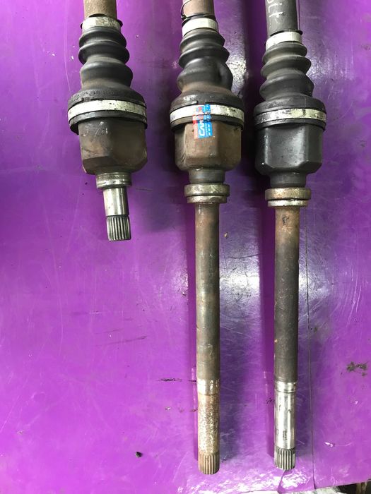 Полуось піввісь привод привід Peugeot 307 \Citroen C4 Berlingo 1.6 2.0