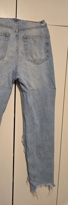 Spodnie jeansowe, Bershka rozmiar 34.