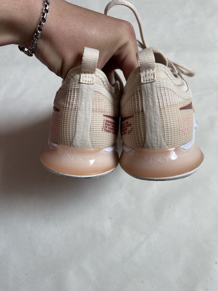 Тенісні кросівки Nike React Vapor NXT HC CV0742-100 розмір 39