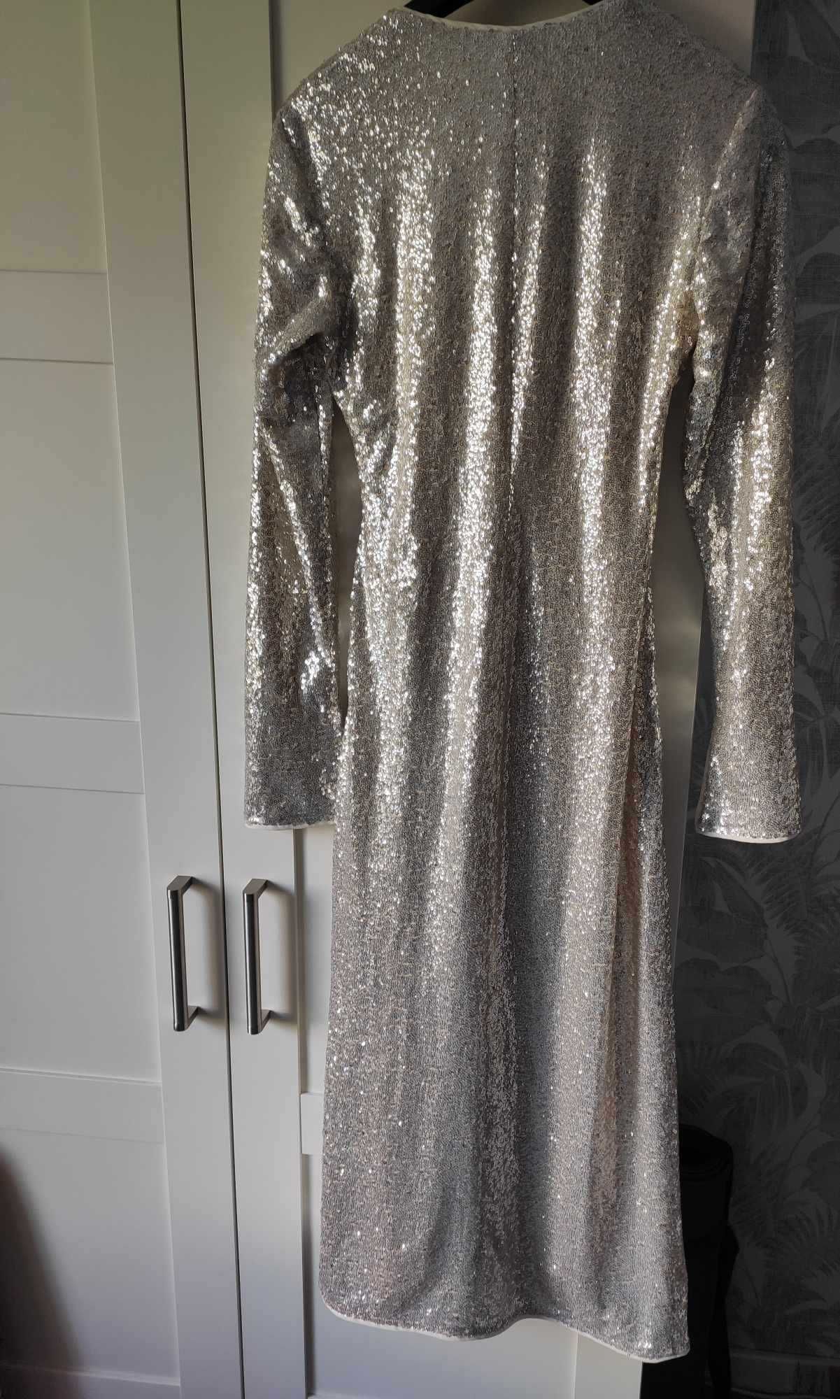 Sukienka elegancka cekinowa srebrna maxi midi H&M