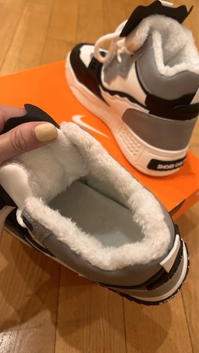 Зимові чоловічі кросівки