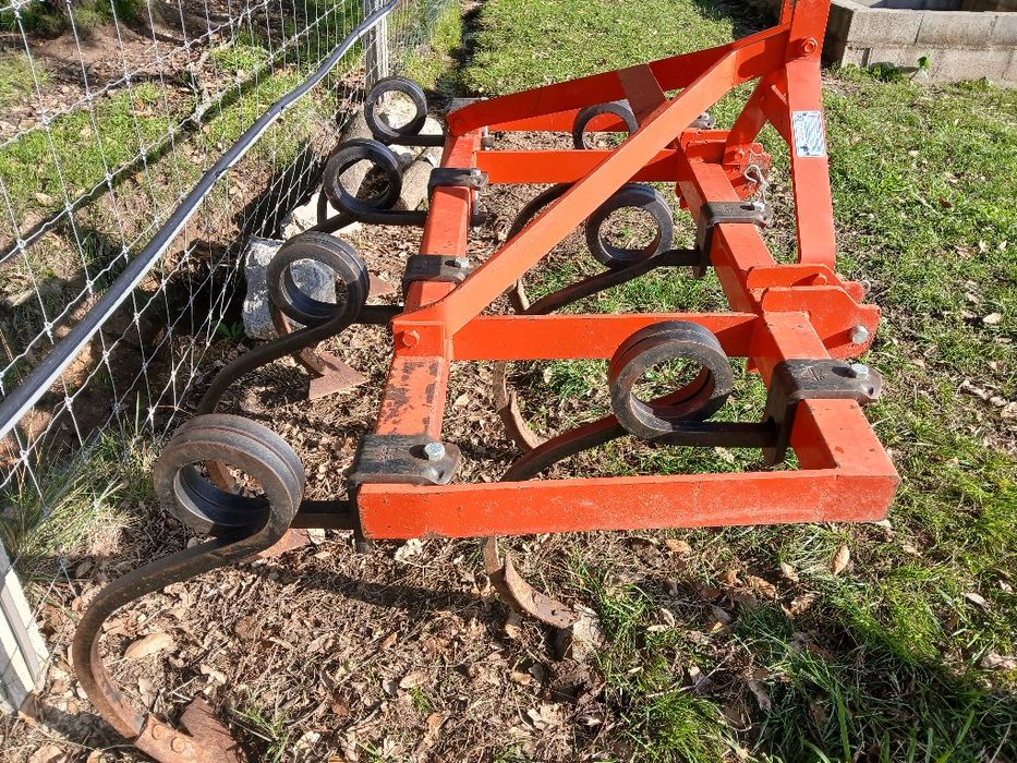 Escaraficador vibrocultor reforçado semi-novo