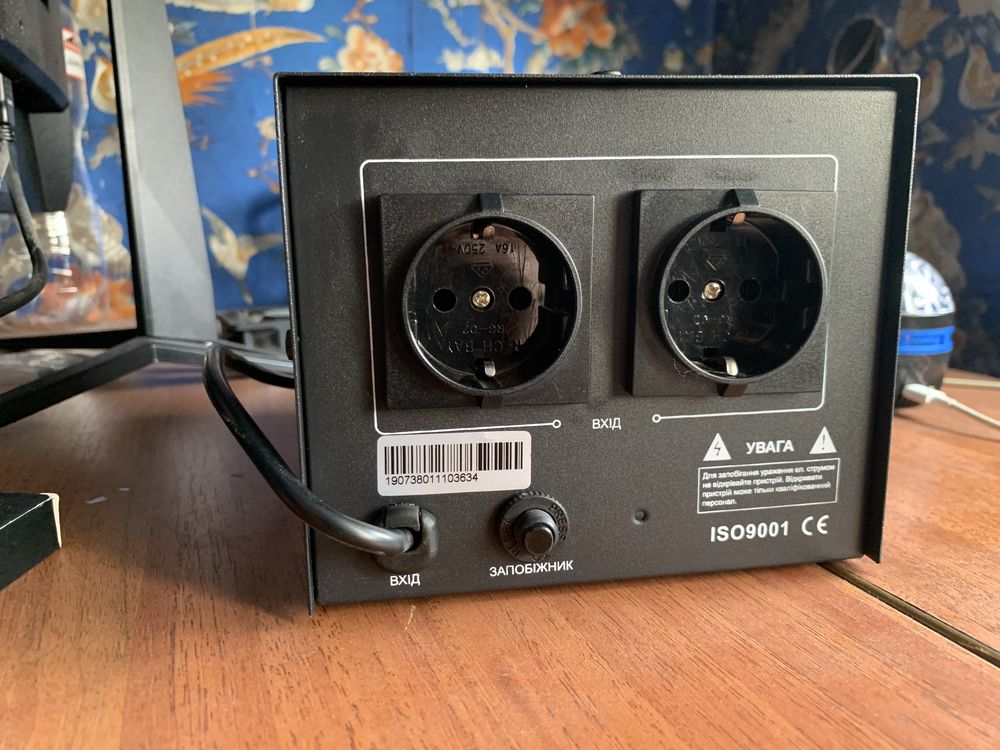 Стабилизатор напряжения Gemix GX-501D