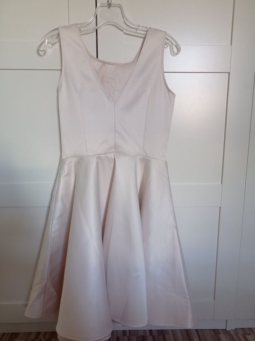 Kremowa sukienka Mohito, 36