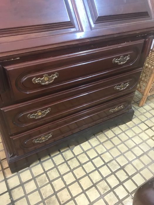 Secretaria estudo com prateleiras