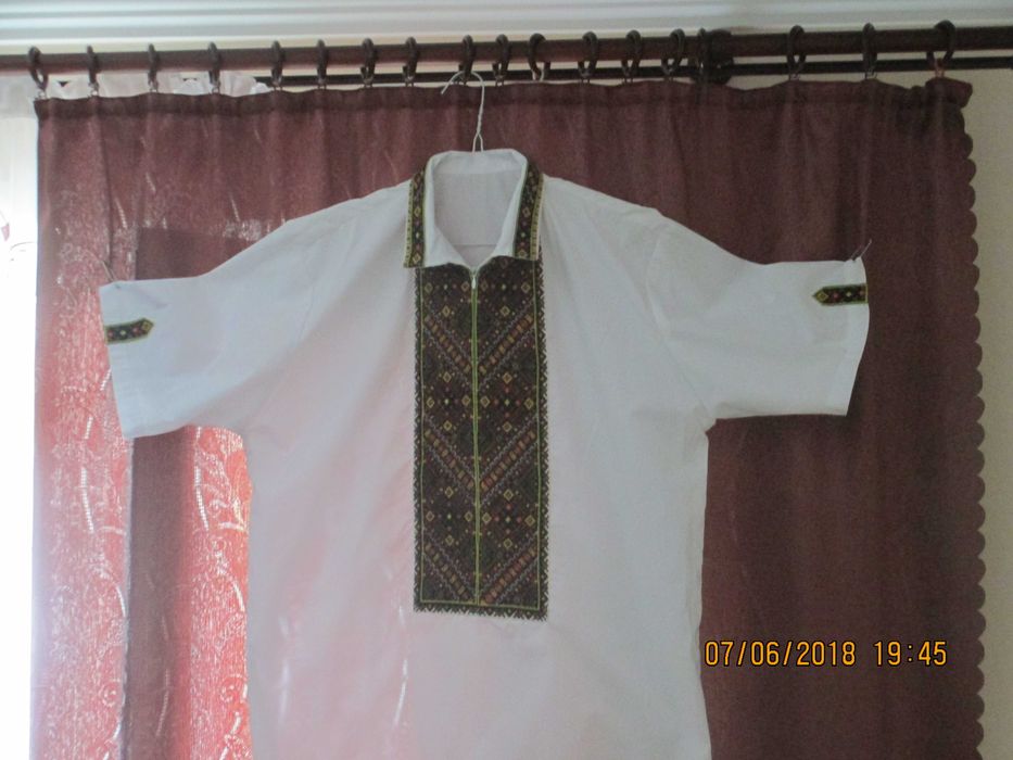 Обміняю вишивану чоловічу сорочку, ручна робота