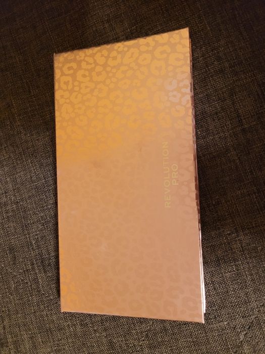 Paleta Revolution Pro New Neutral