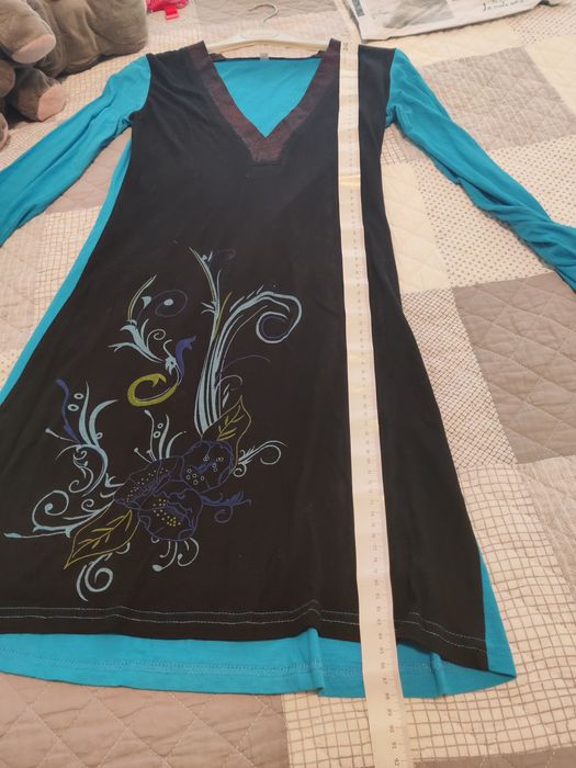 Túnica azul e preta, manga comprida S/M