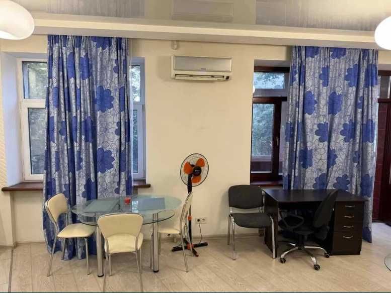 Павлово Поле, 2 к.кв., 1-ый дом от метро Бот.Сад, 3/5, сталинка. AN