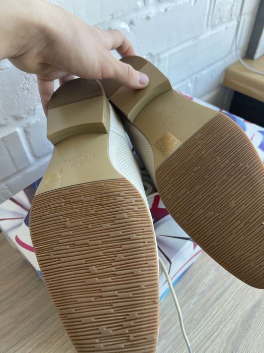 Туфлі чоловічі Braska р. 39, колір бежевий