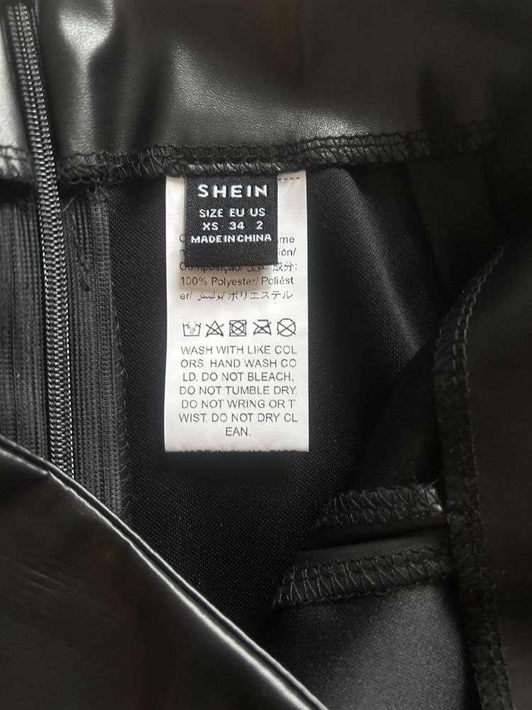 Shein _ Czarna spódniczka z wycięciem XS