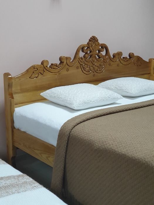 Ліжко дерев'яне,"Різьба Корона",ясен,двоспальне,160/200,140/200